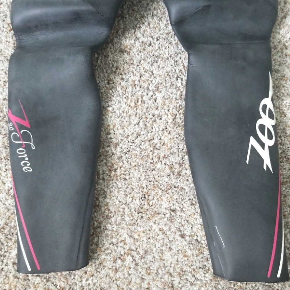 Zoot Women's Black and Pink Wetsuit - Picture 4 of 7
